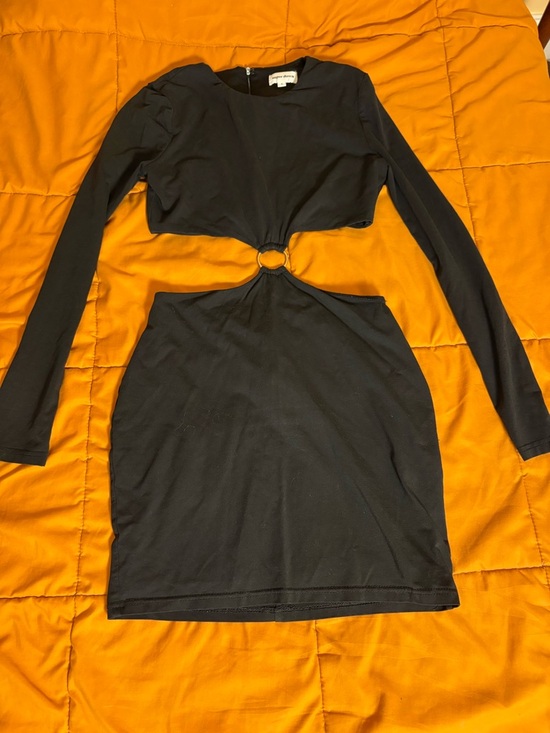 superdown Dresses & Skirts - superdown Black Long Sleeve Bodycon Dress with Front Ring Cutout